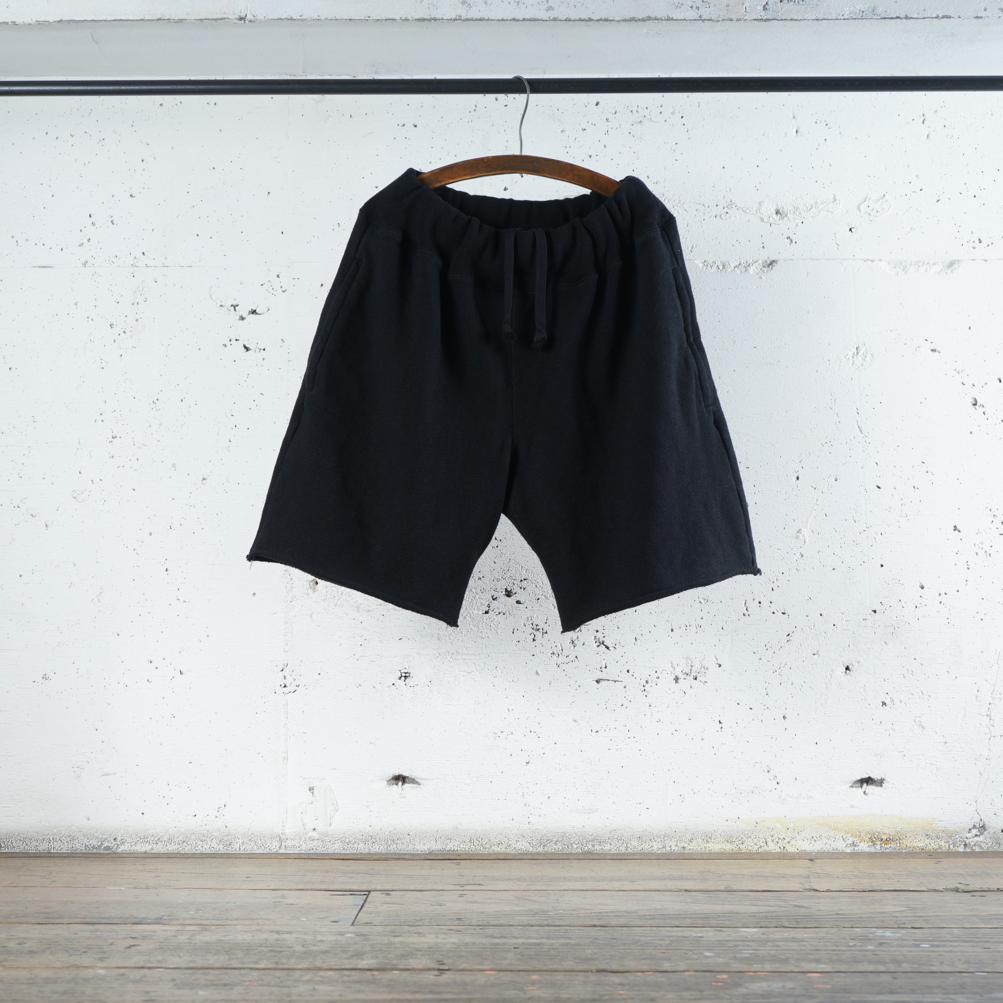 Cotton Cut-Off Shorts with Zip Pocket – DEVISE FACTORY