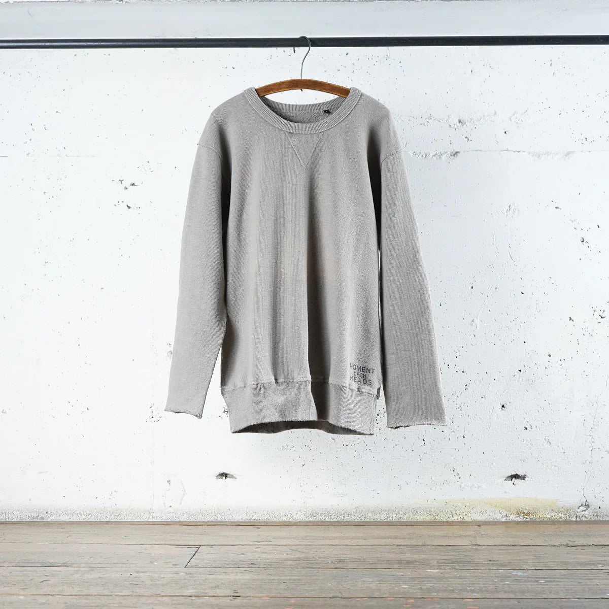 Cotton Cut-Off Sweatshirt with Label - DEVISE FACTORY