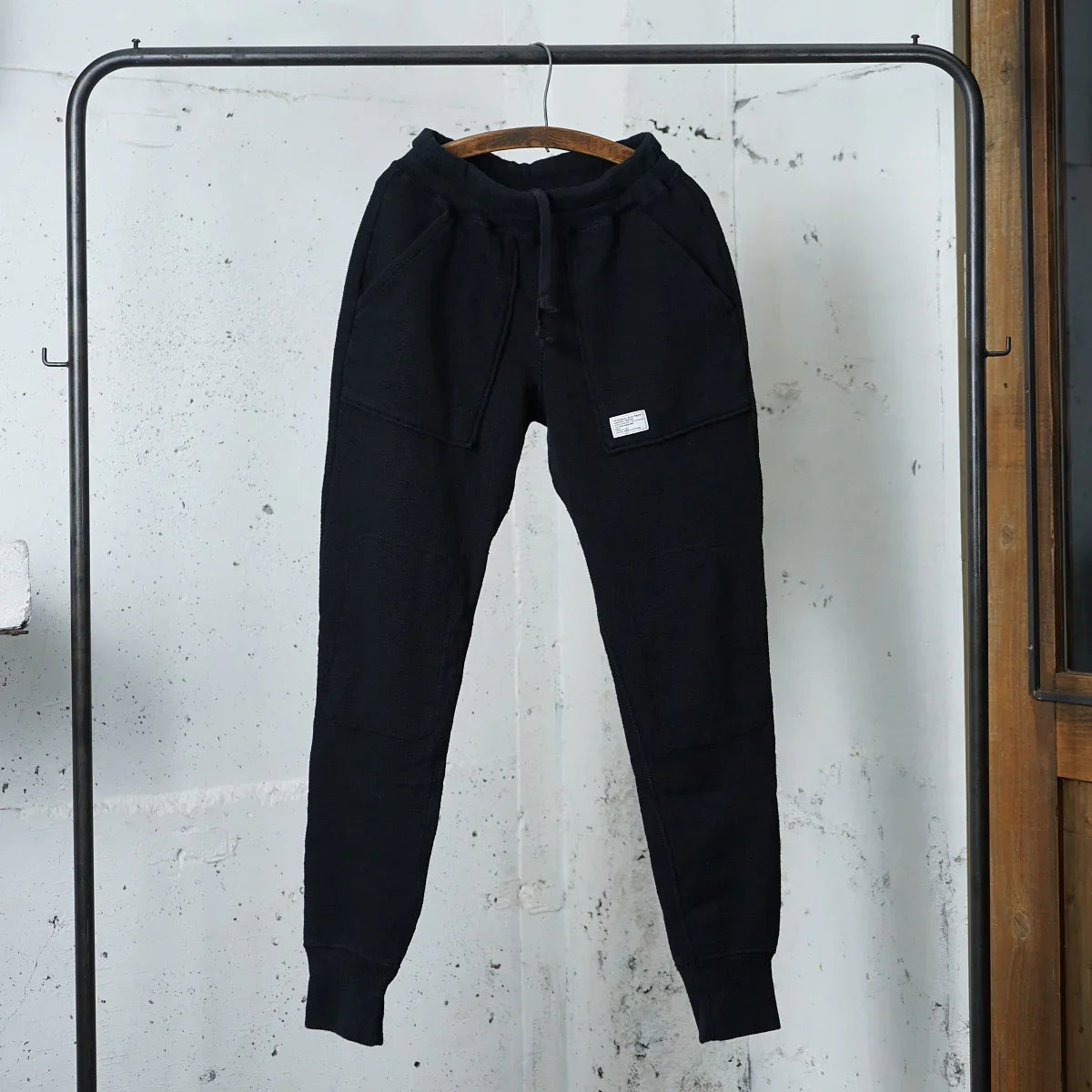 Narrow Sweatpants - DEVISE FACTORY