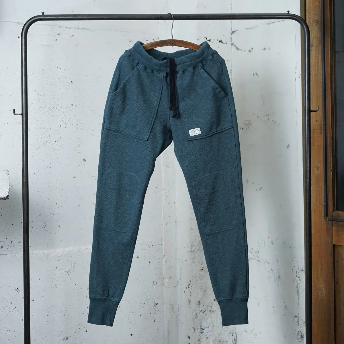 Narrow Sweatpants - DEVISE FACTORY