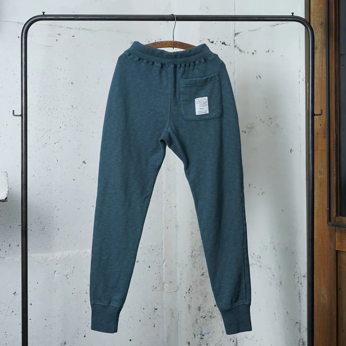 Narrow Sweatpants - DEVISE FACTORY