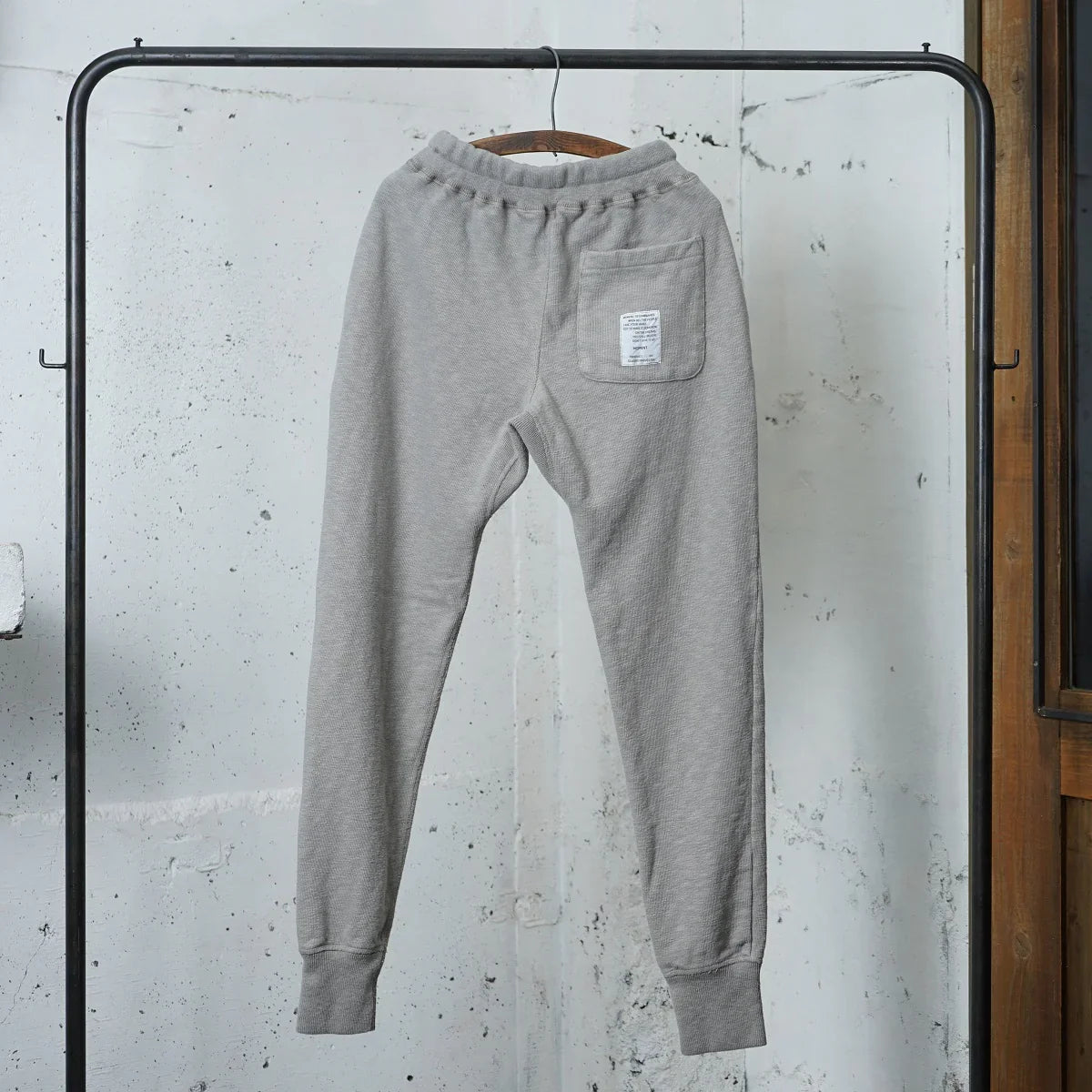 Narrow Sweatpants - DEVISE FACTORY