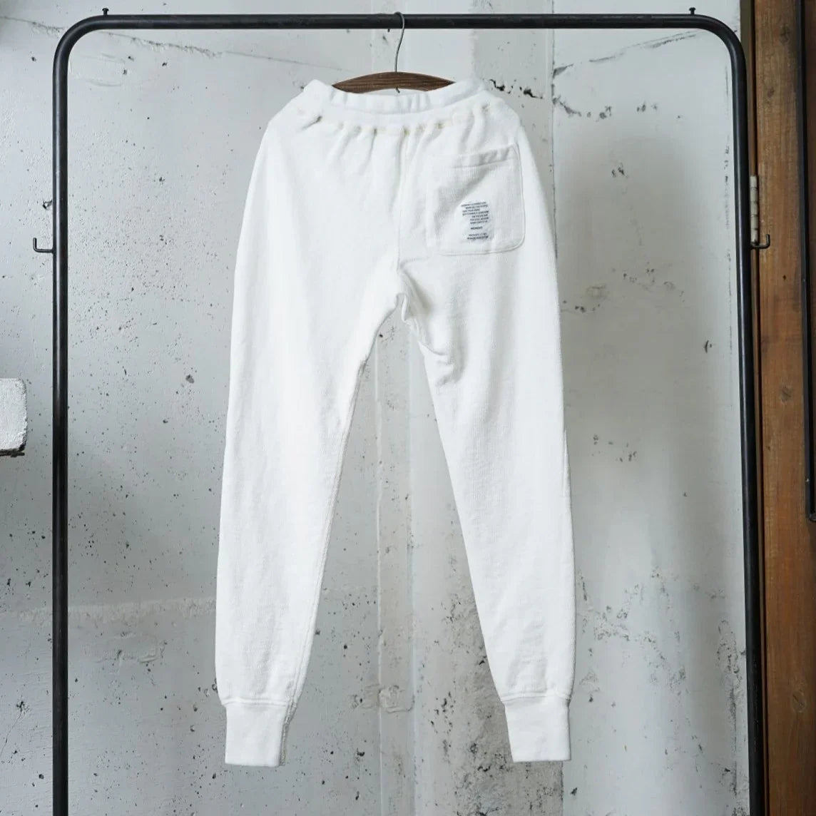 Narrow Sweatpants - DEVISE FACTORY
