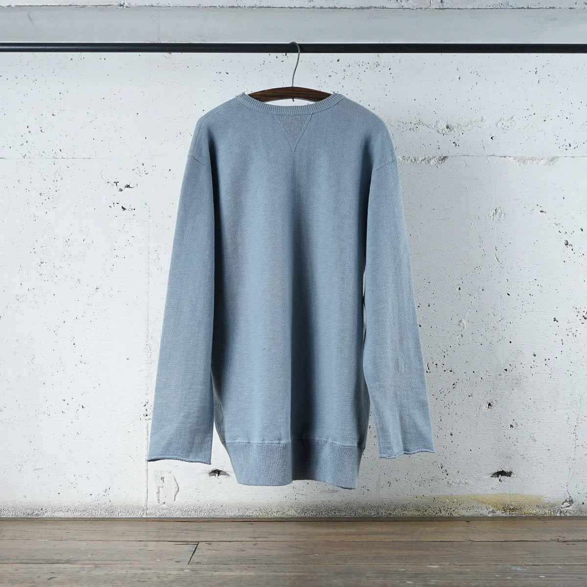Cotton Cut-Off Sweatshirt with Label - DEVISE FACTORY