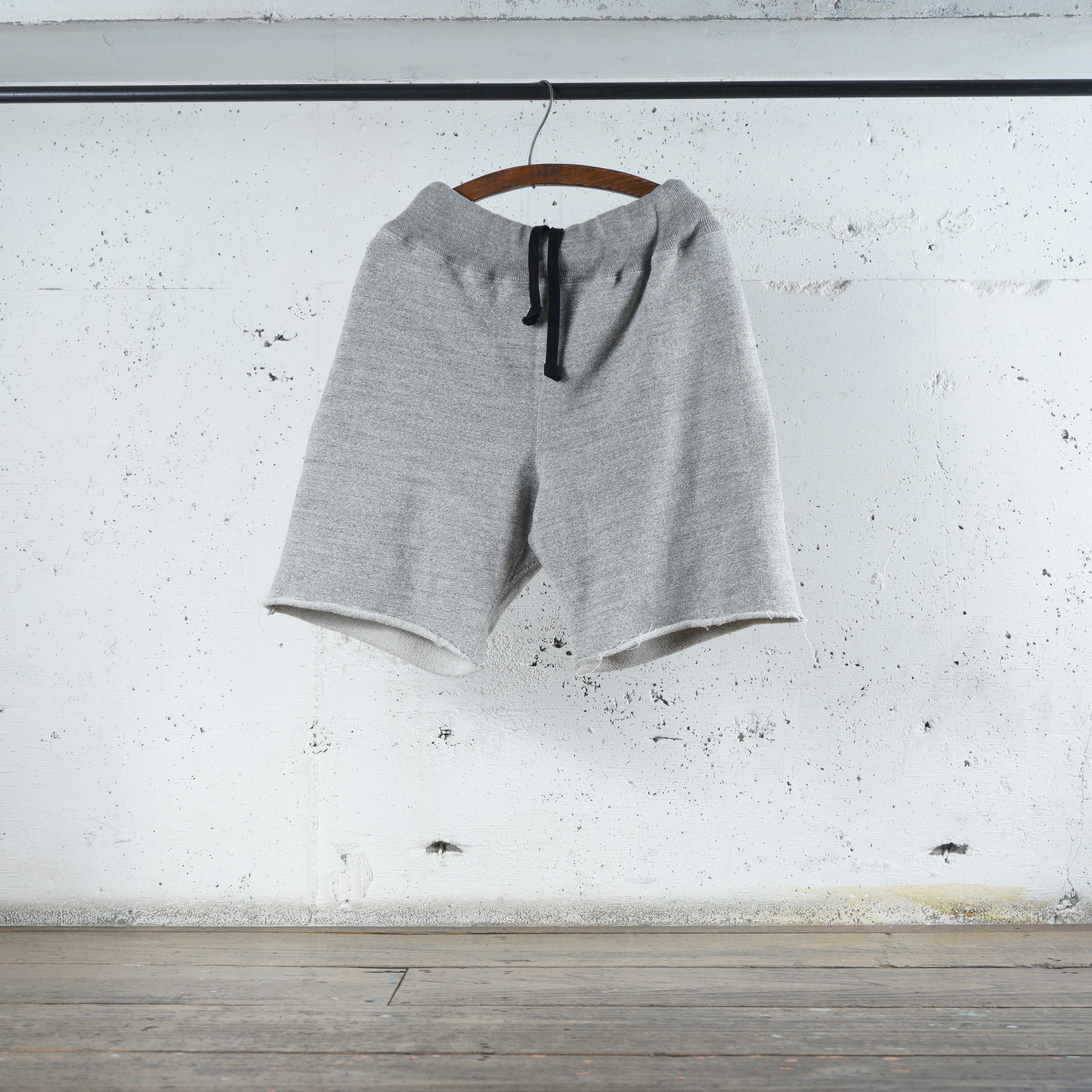 Cotton Cut-Off Shorts with Zip Pocket - DEVISE FACTORY