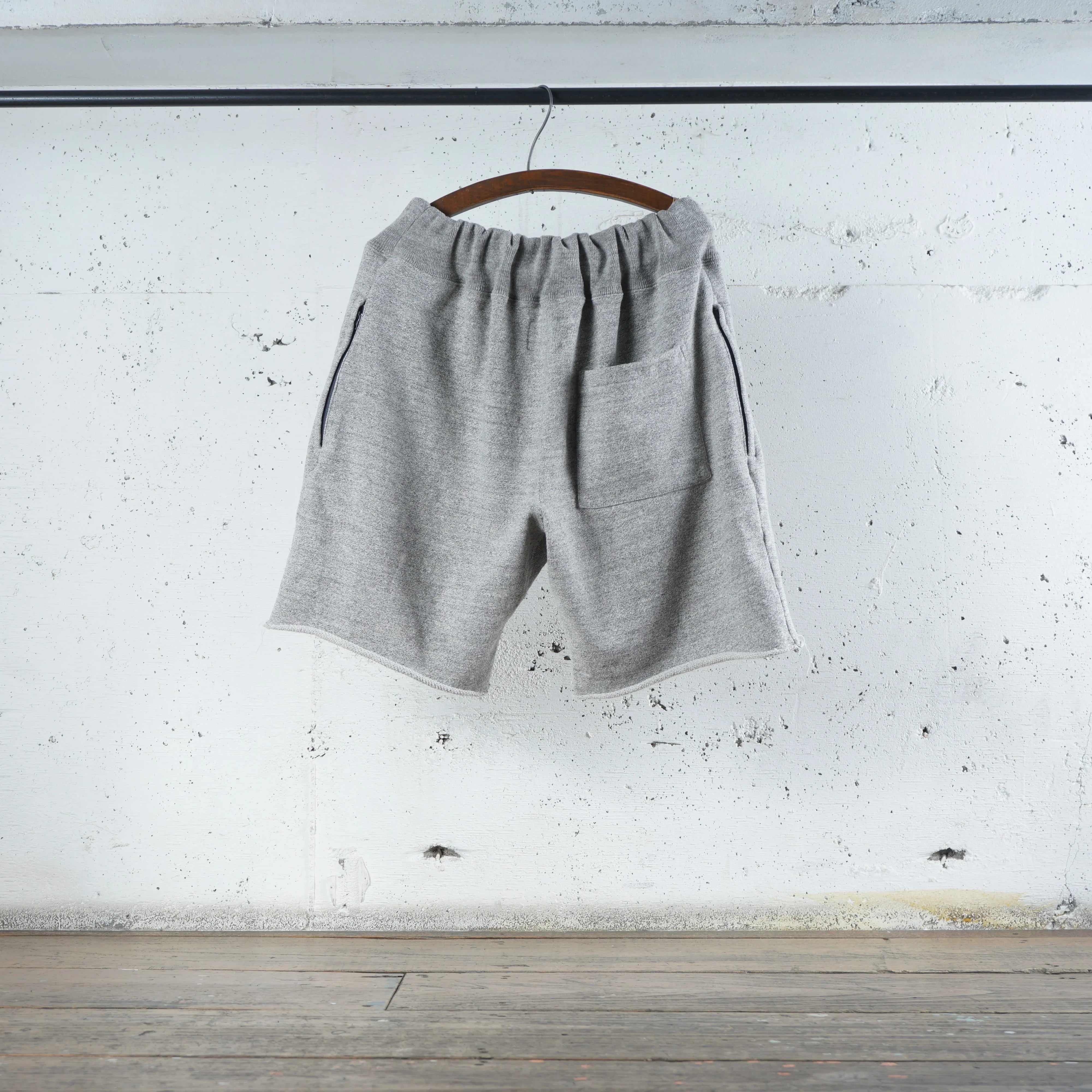 Cotton Cut-Off Shorts with Zip Pocket - DEVISE FACTORY