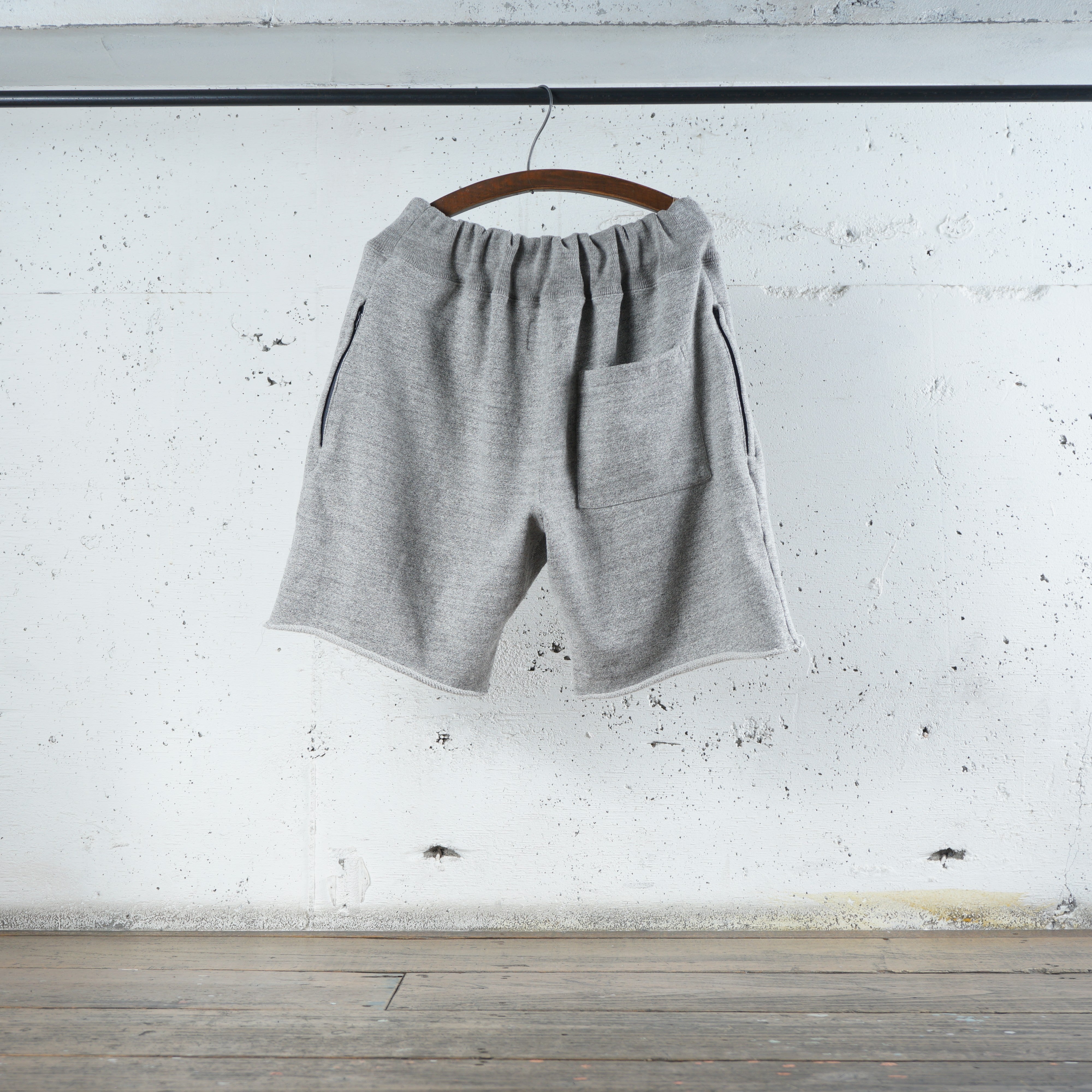Cotton Cut-Off Shorts with Zip Pocket - DEVISE FACTORY