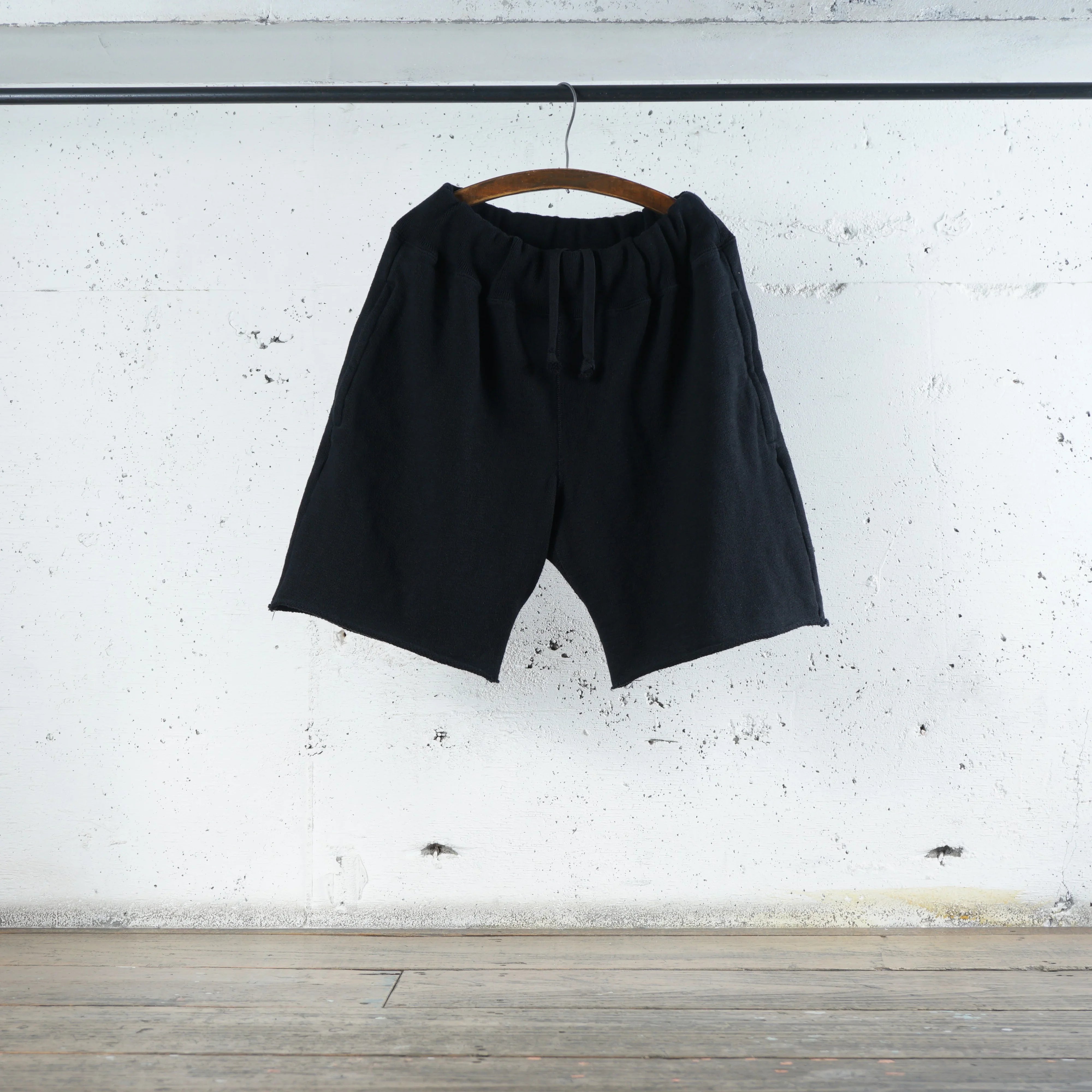 Cotton Cut-Off Shorts with Zip Pocket - DEVISE FACTORY