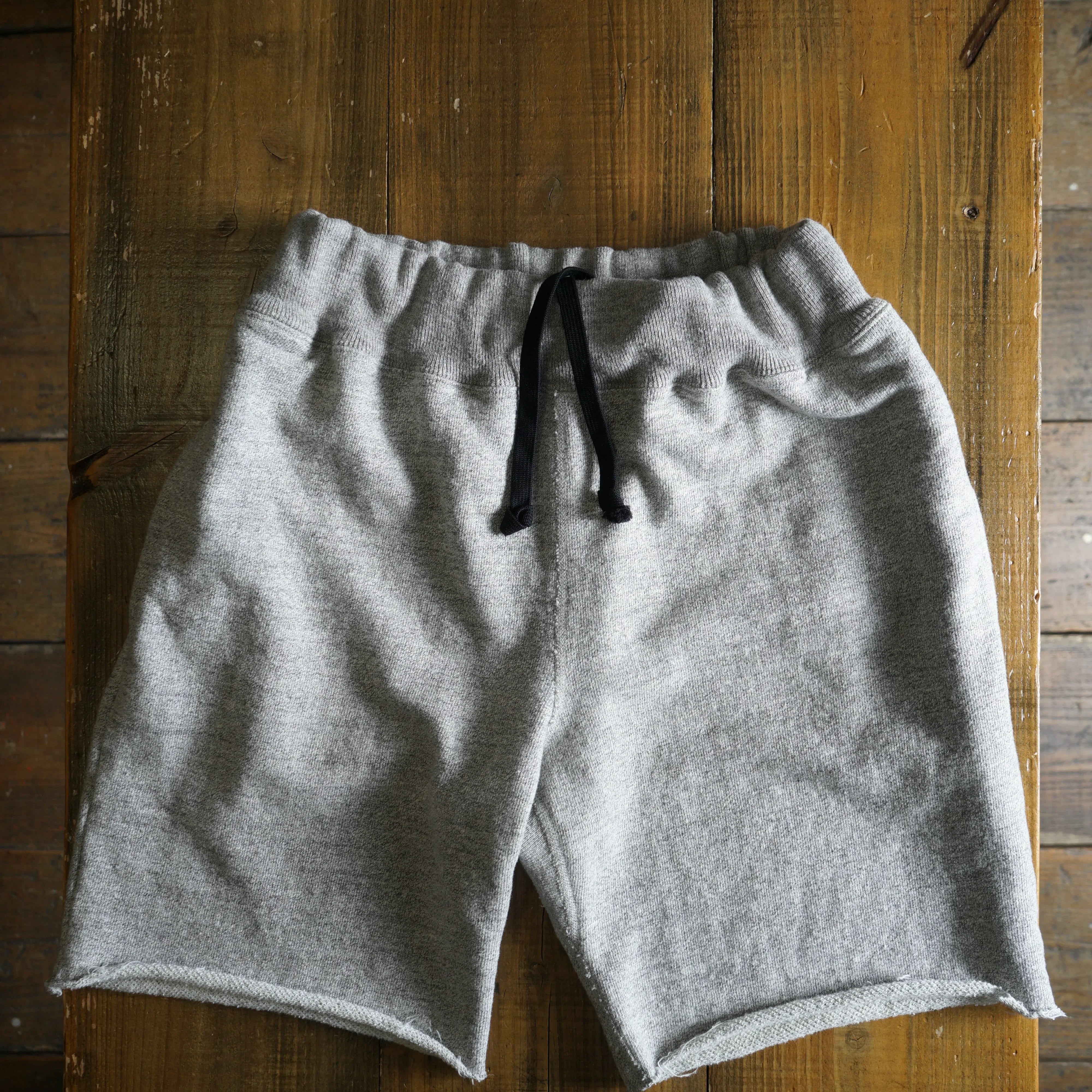Cotton Cut-Off Shorts with Zip Pocket - DEVISE FACTORY