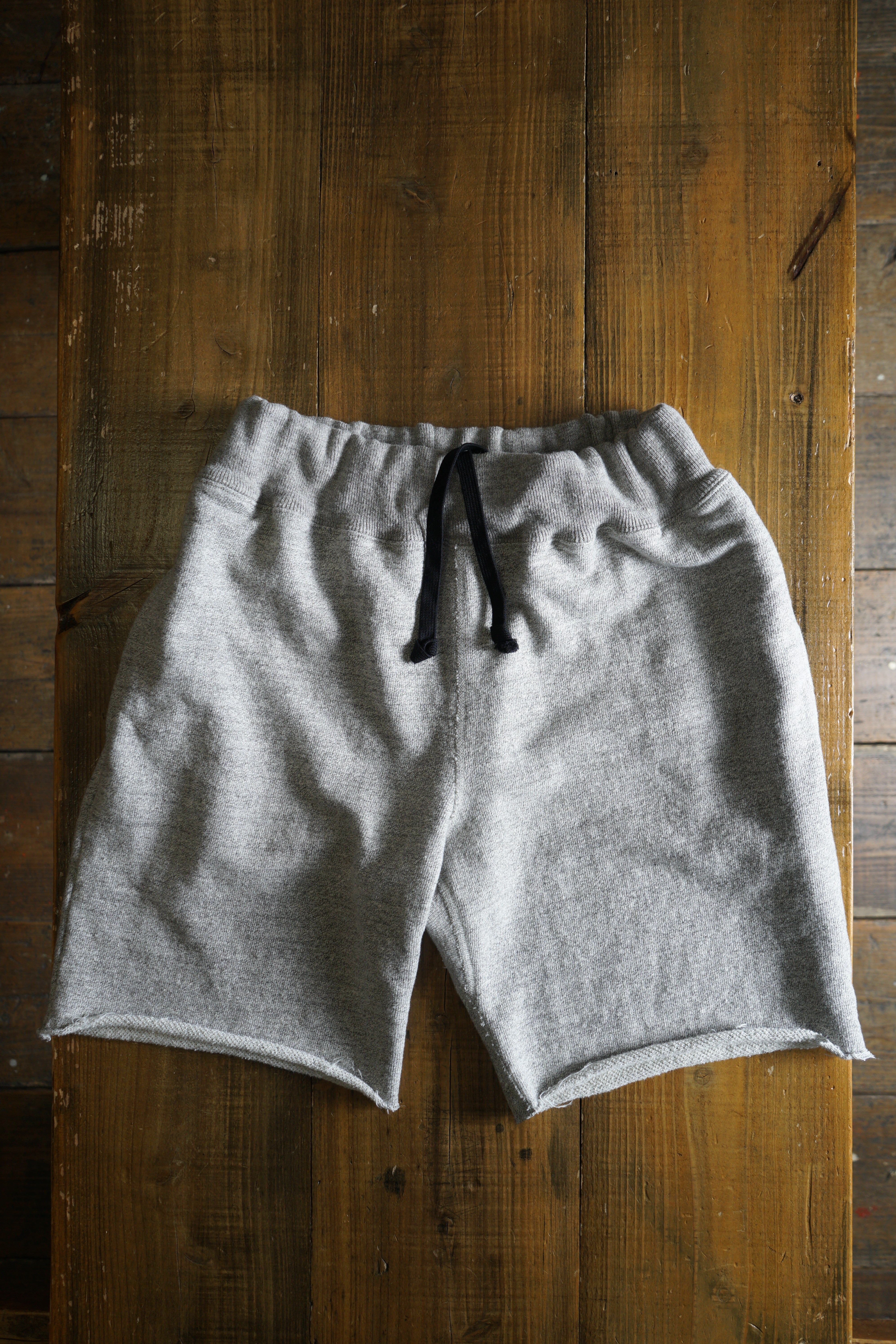 Cotton Cut-Off Shorts with Zip Pocket - DEVISE FACTORY