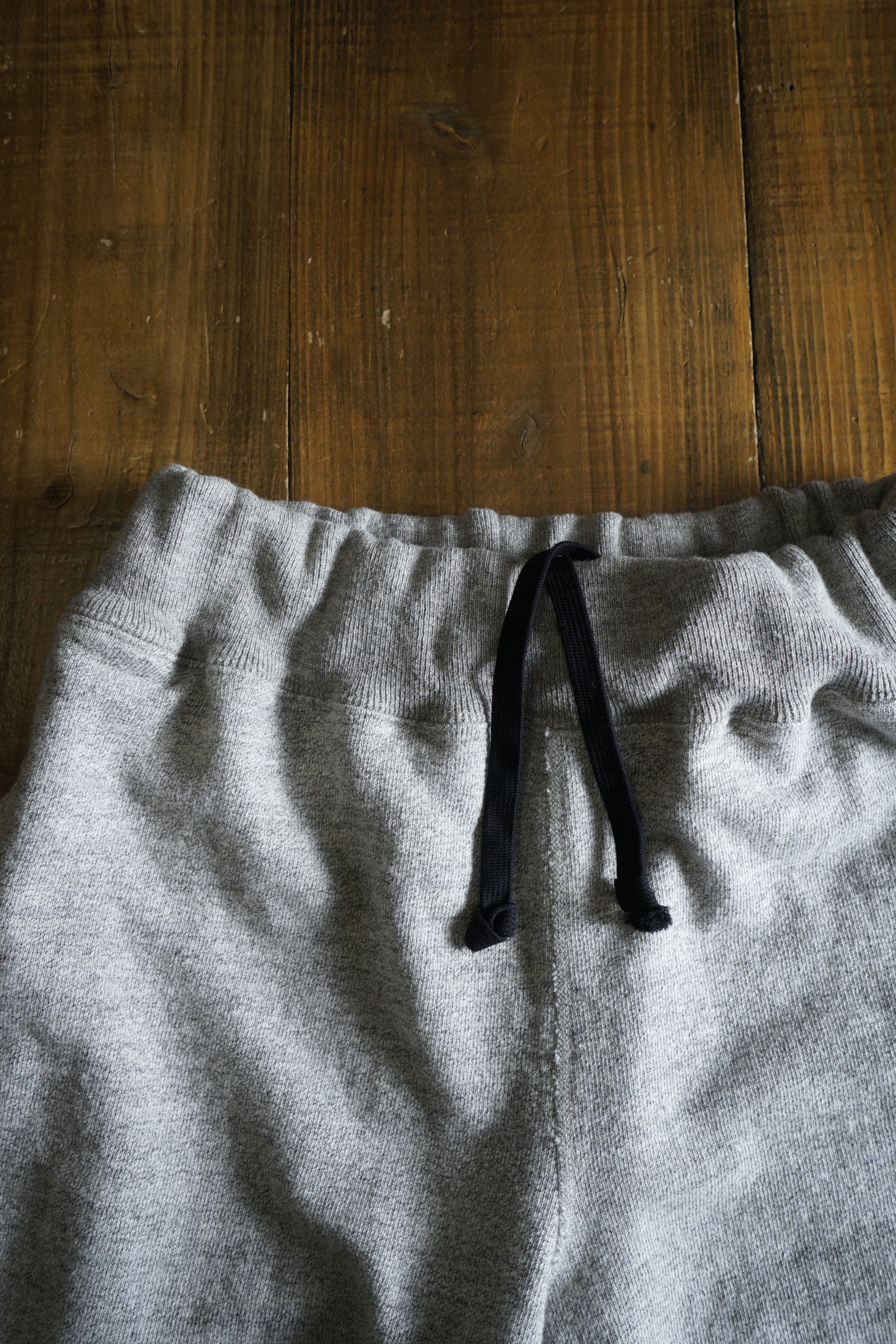 Cotton Cut-Off Shorts with Zip Pocket - DEVISE FACTORY