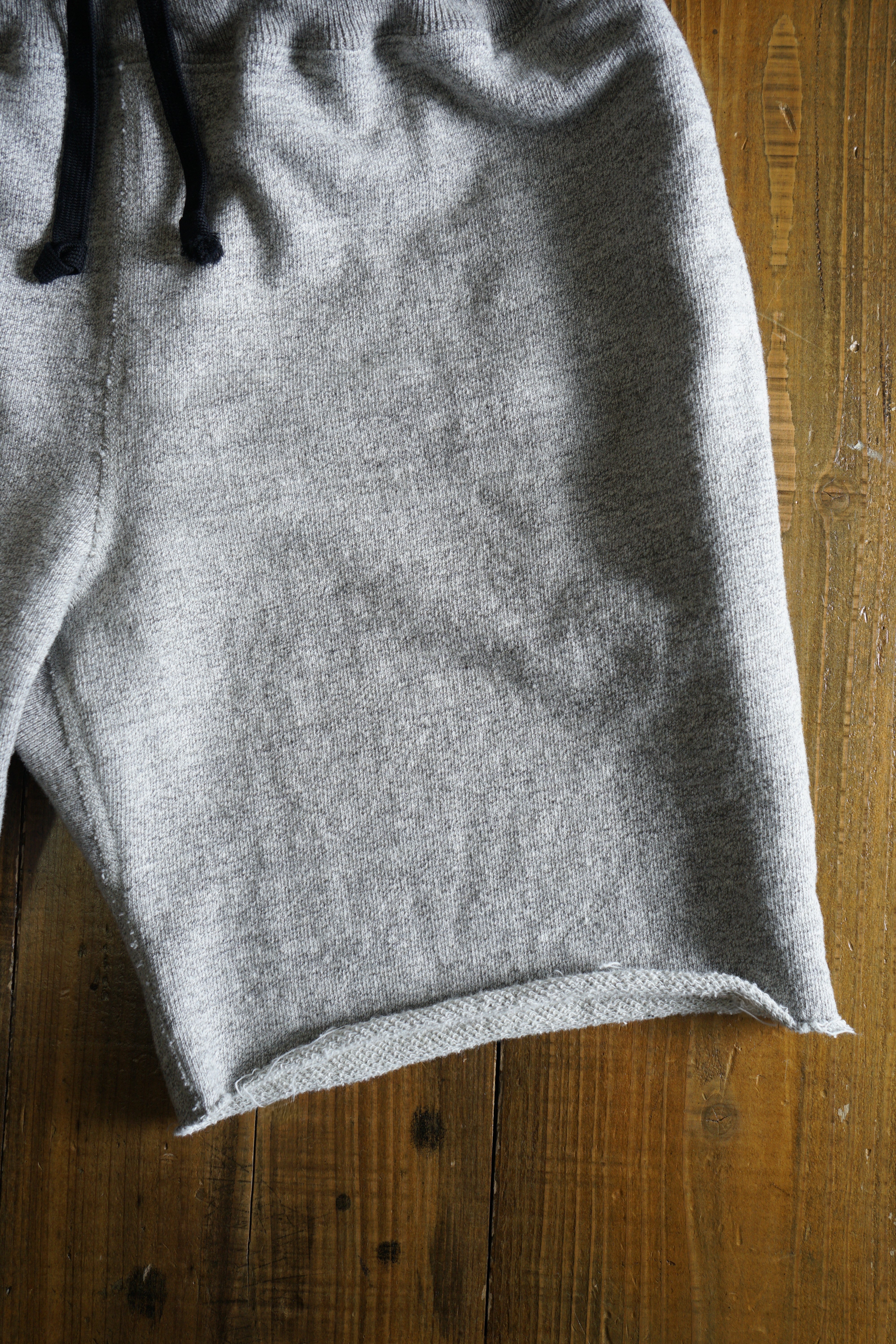 Cotton Cut-Off Shorts with Zip Pocket - DEVISE FACTORY