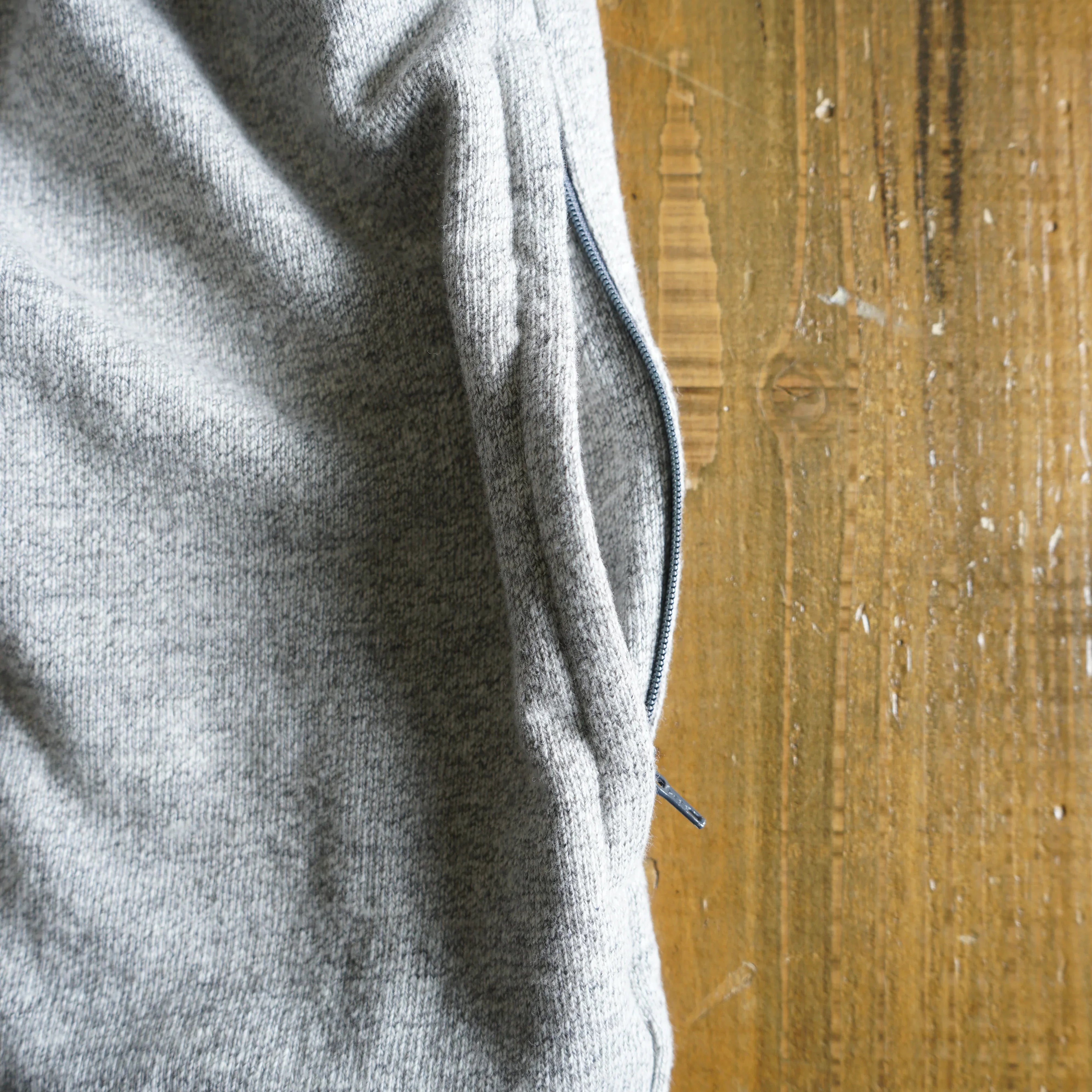 Cotton Cut-Off Shorts with Zip Pocket - DEVISE FACTORY