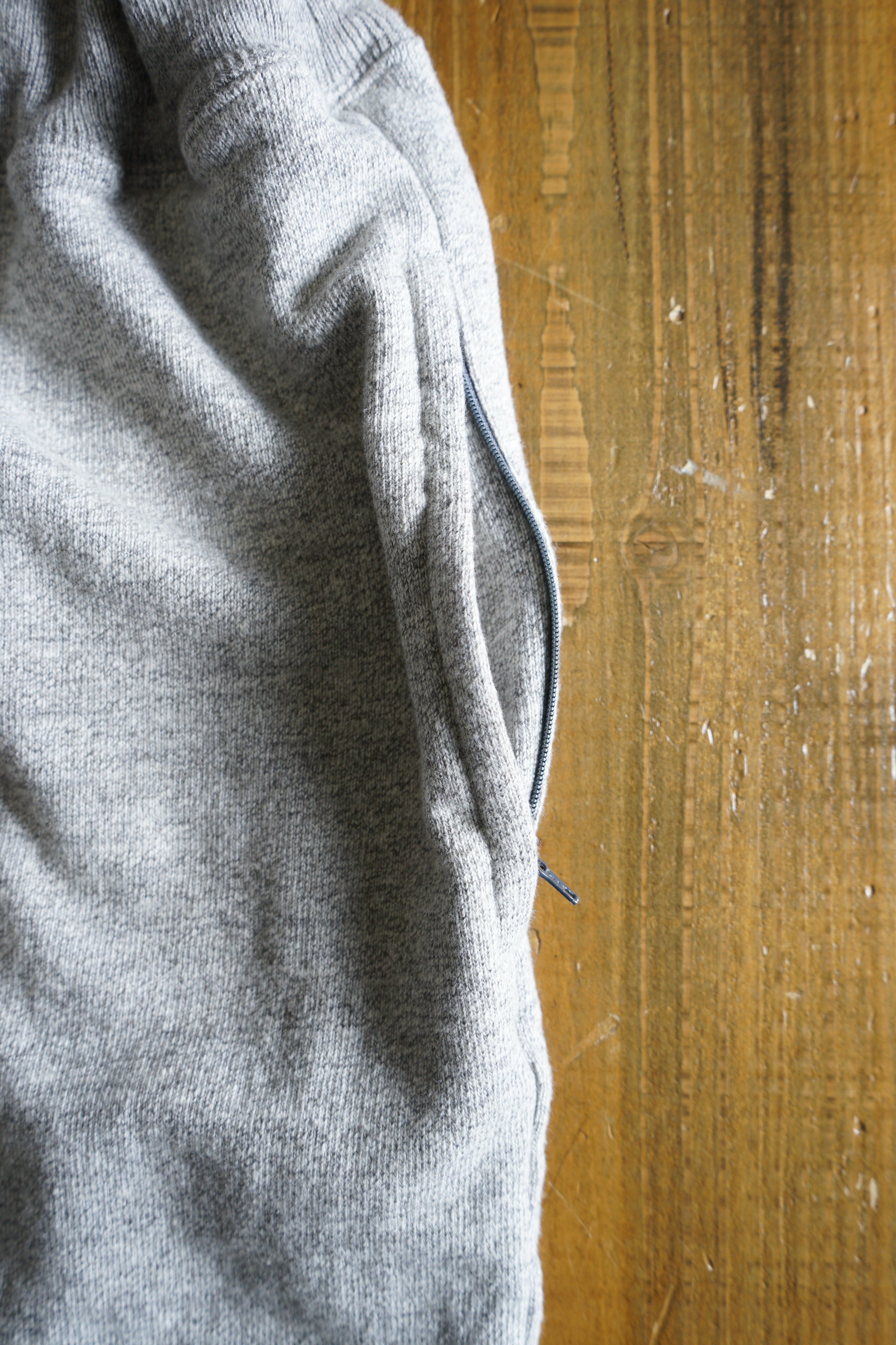 Cotton Cut-Off Shorts with Zip Pocket - DEVISE FACTORY