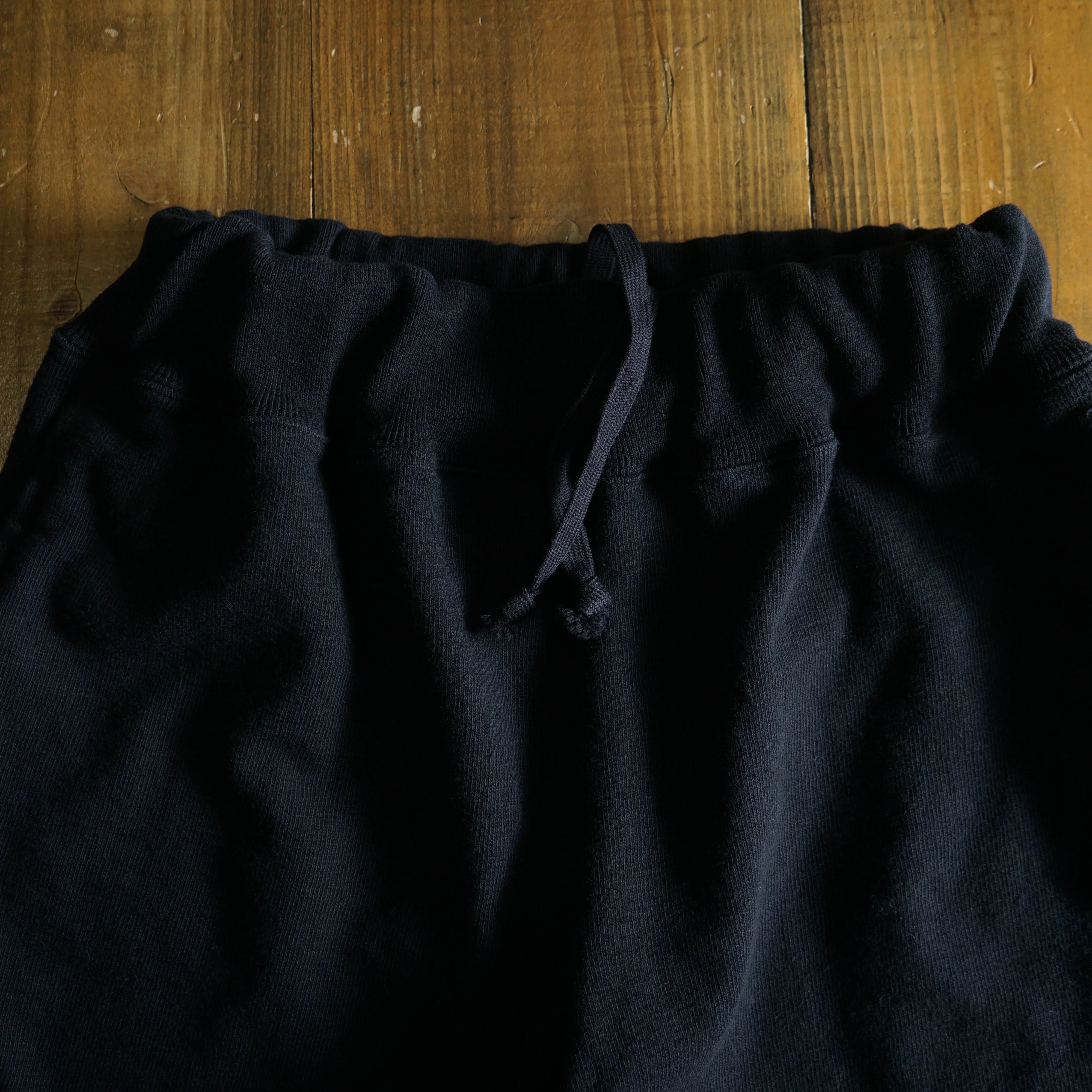 Cotton Cut-Off Shorts with Zip Pocket - DEVISE FACTORY