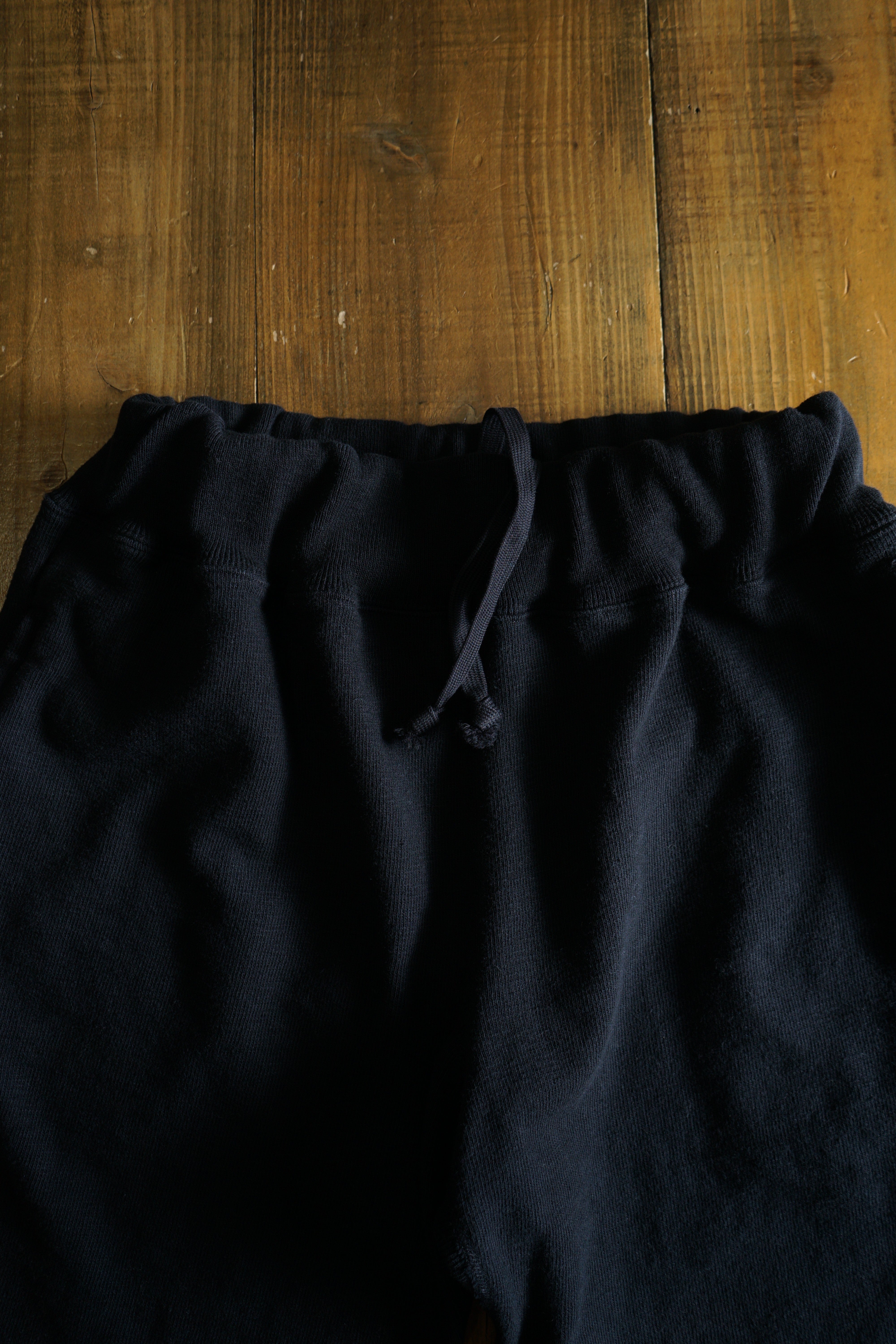 Cotton Cut-Off Shorts with Zip Pocket - DEVISE FACTORY