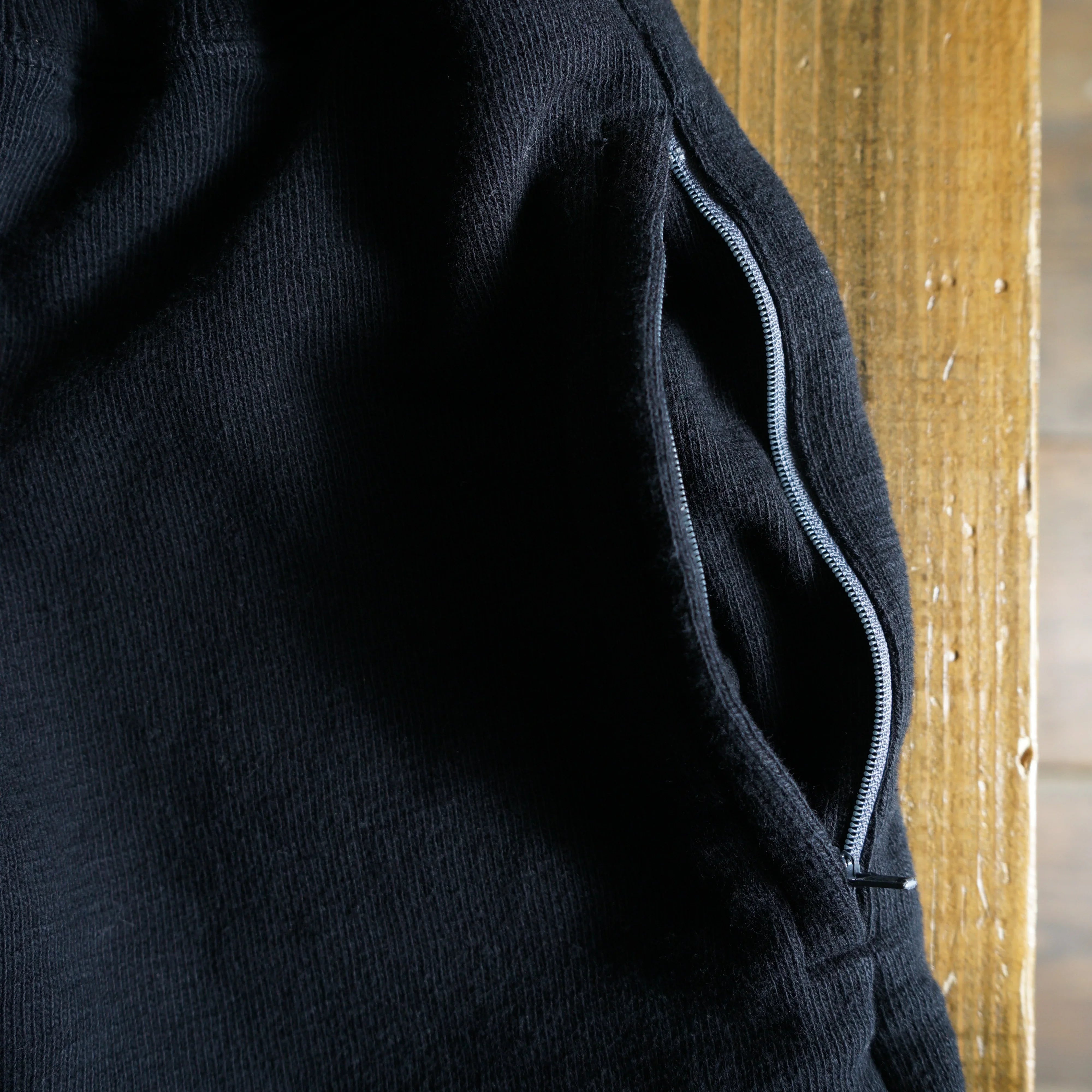 Cotton Cut-Off Shorts with Zip Pocket - DEVISE FACTORY