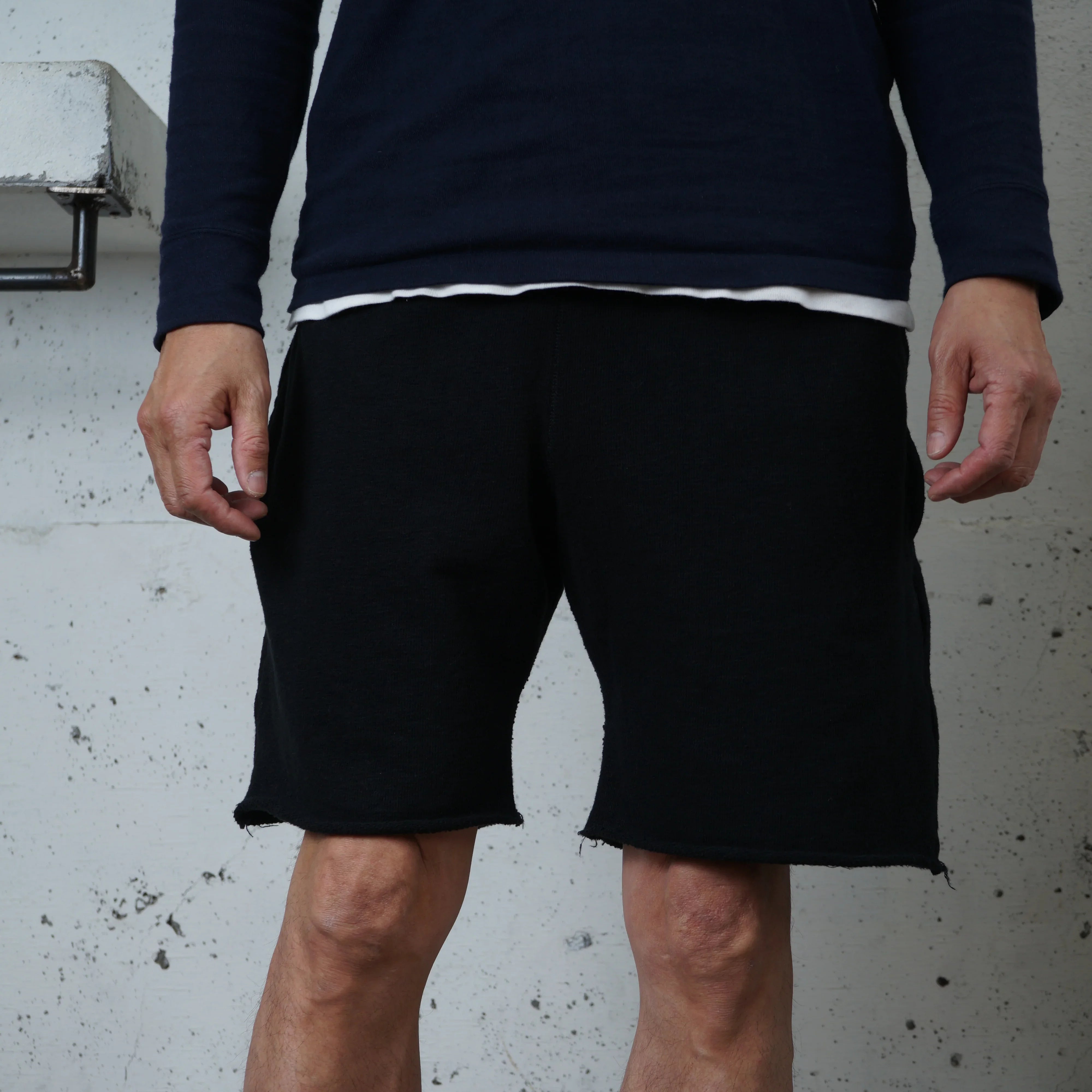 Cotton Cut-Off Shorts with Zip Pocket - DEVISE FACTORY
