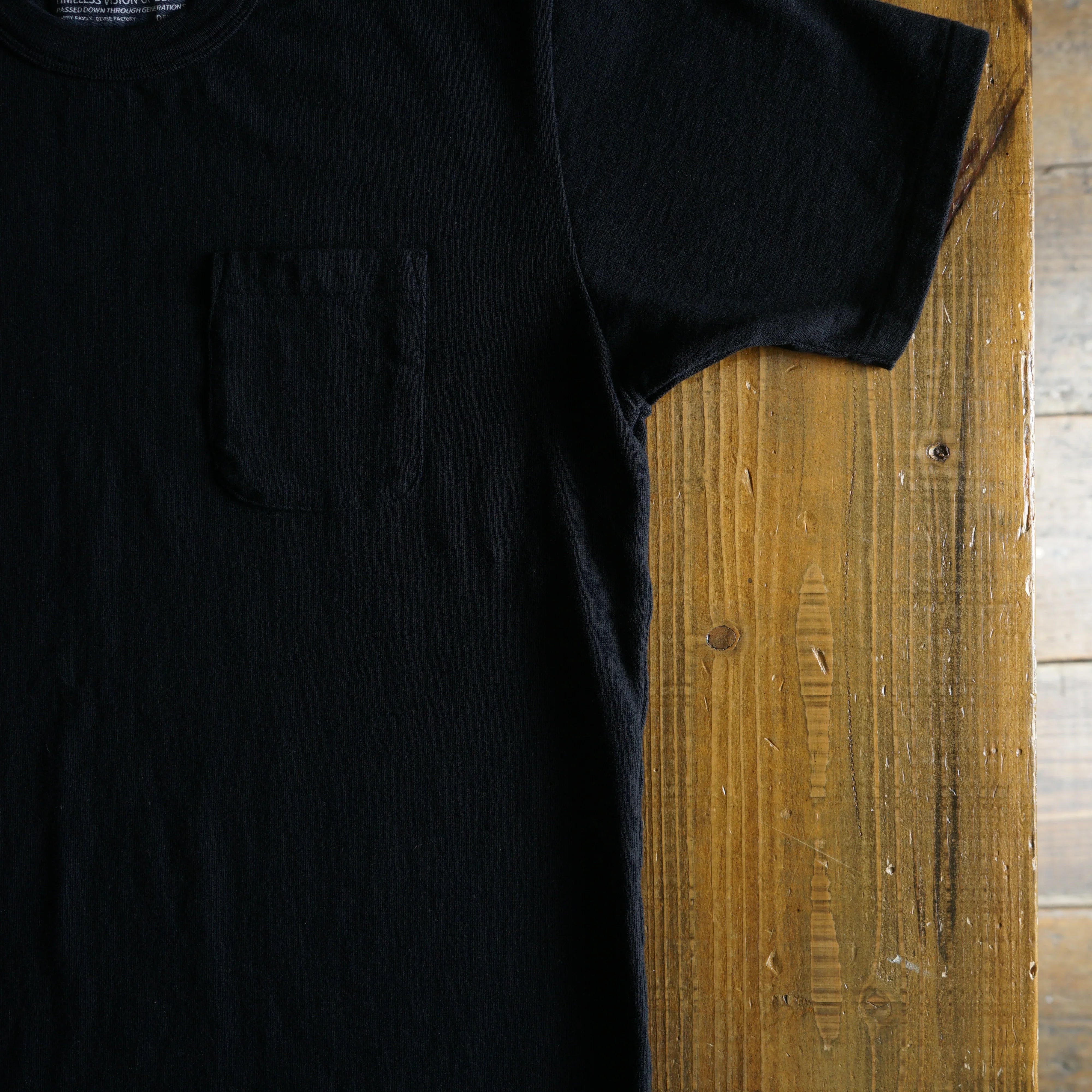 Cotton Pocket Tshirt - DEVISE FACTORY