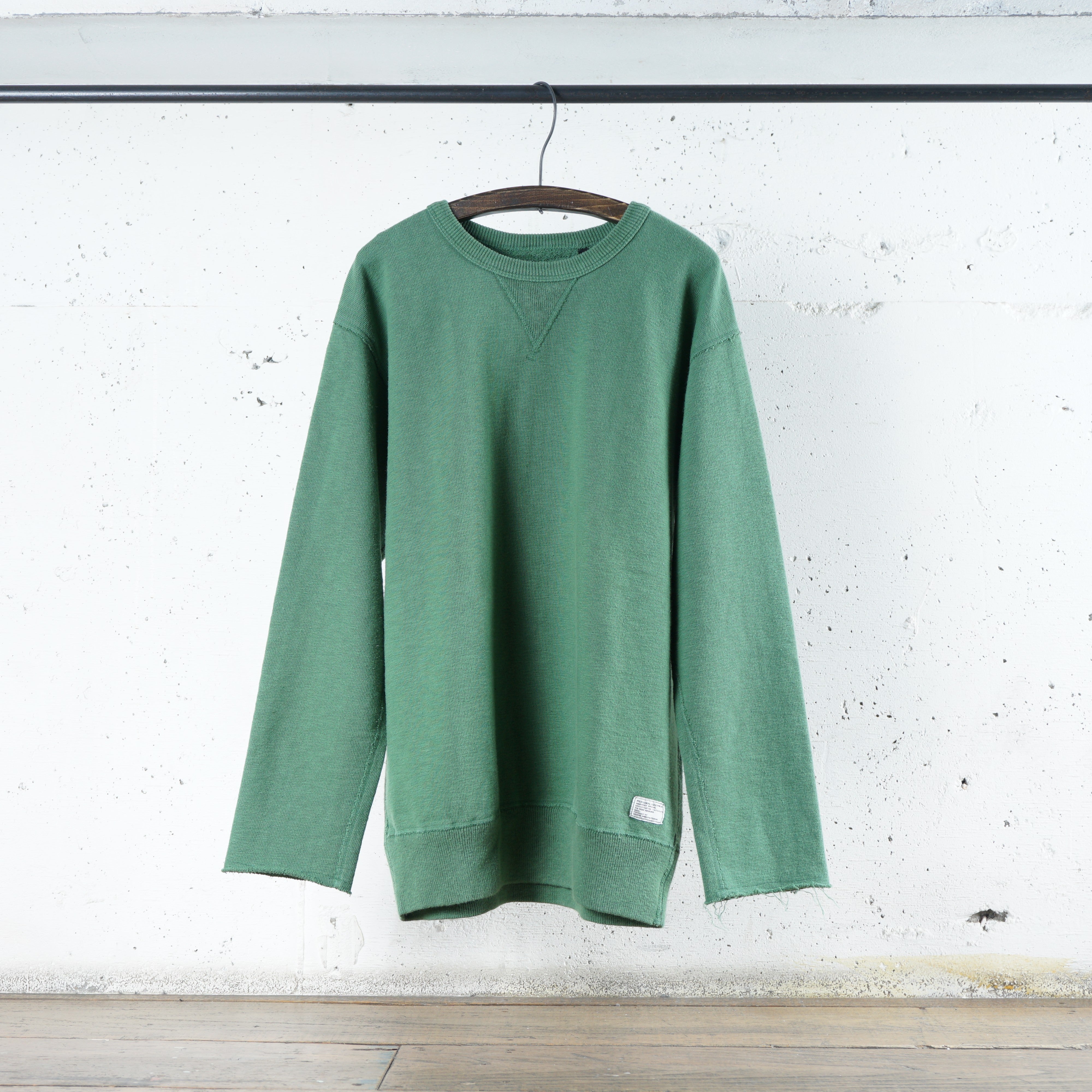 Cotton Cut-Off Sweatshirt with Label - DEVISE FACTORY