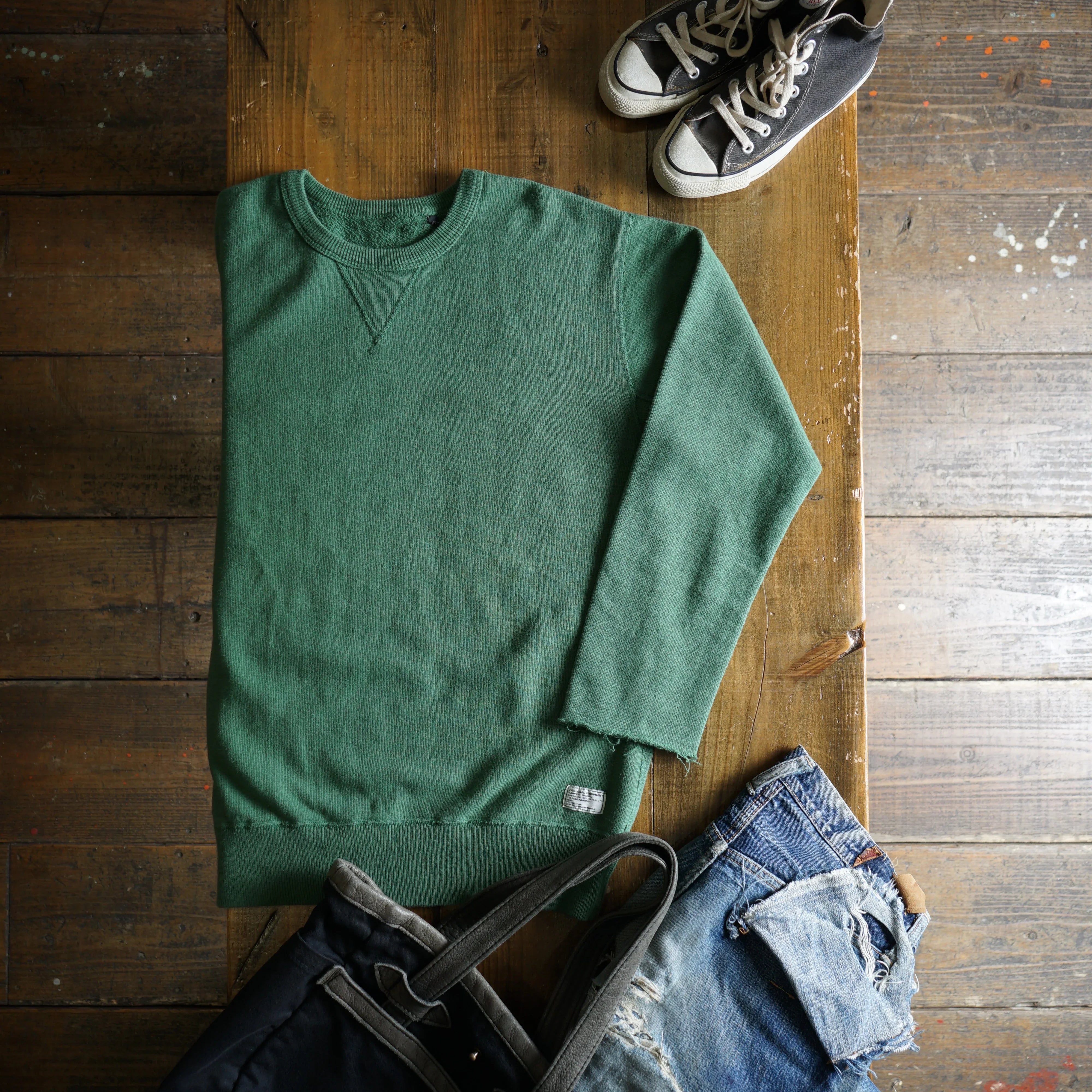 Cotton Cut-Off Sweatshirt with Label - DEVISE FACTORY