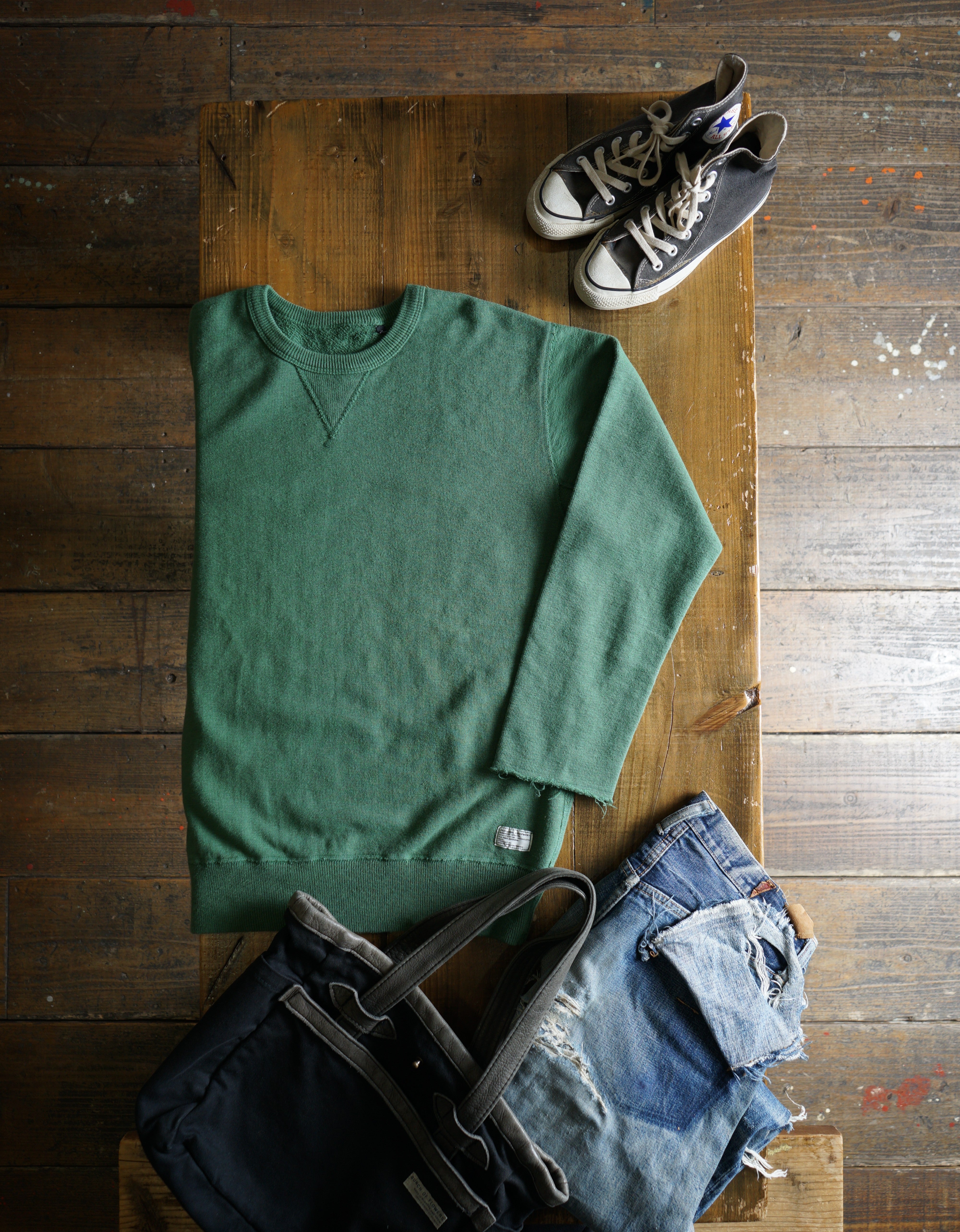 Cotton Cut-Off Sweatshirt with Label - DEVISE FACTORY
