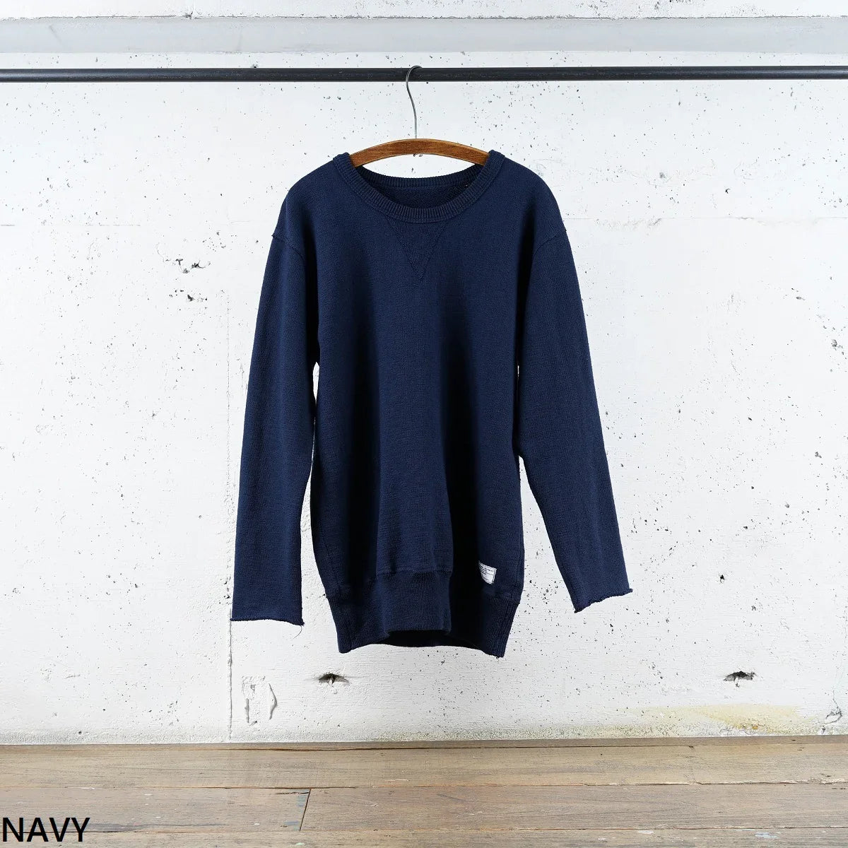 Cotton Cut-Off Sweatshirt with Label - DEVISE FACTORY